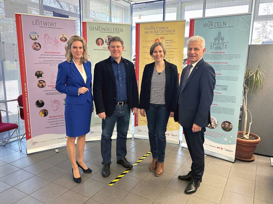 Wanderausstellung, 150 Jahre evangelische Pfarre Mödling